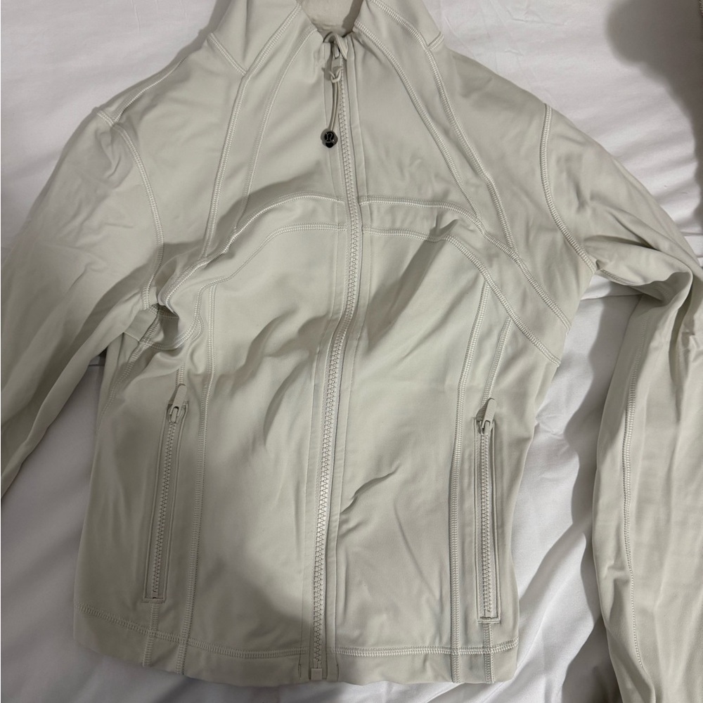 Lululemon cropped define jacket - Picture 3 of 7